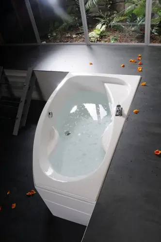 Wanna akrylowa asymetryczna 170x100 cm (lewa) MAMBA 76111 Polysan z góry