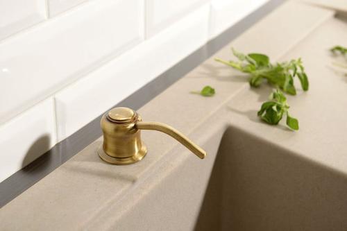 Dozownik podblatowy do mydła górne napełnianie brąz SP004 Sapho aranżacja