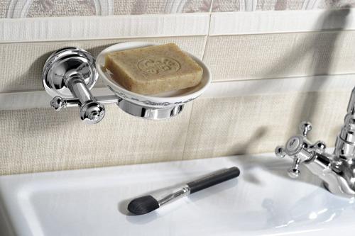 Mydelniczka ceramiczna chrom ASTOR 1325-02 Sapho z bliska