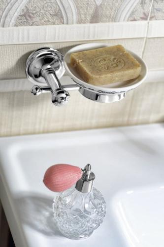 Mydelniczka ceramiczna chrom ASTOR 1325-02 Sapho na ścianie