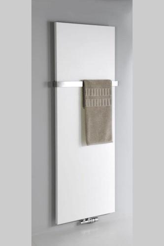 Grzejnik łazienkowy 456 x 1206 mm biały ze strukturą 549 W MAGNIFICA IR135 Sapho
