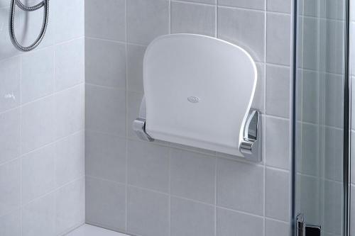Siedzisko prysznicowe składane 37,5x29,5 cm SOUND 2282 Gedy złożone
