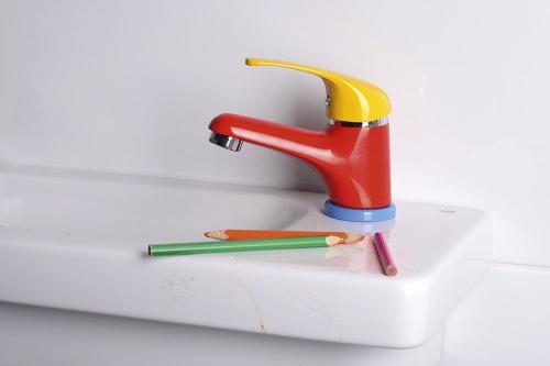 Bateria umywalkowa stojąca kolorowa KID KD02 Sapho wizualizacja