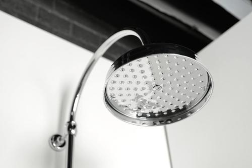 Zestaw natryskowy z baterią termostatyczną chrom ANTEA SET041 Reitano deszczownia