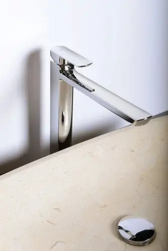 Bateria umywalkowa stojąca wysoka chrom połysk MIXONA MG006 Sapho aranżacja