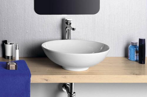 Umywalka nablatowa ceramiczna 46 x 15 cm biały Dimp WH060 Sapho wizualizacja