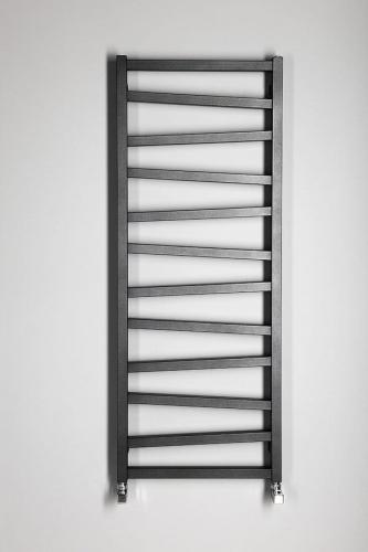 Grzejnik łazienkowy 500 x 1334 mm antracyt 490 W ZIG ZG513A Sapho na ścianie