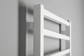 Grzejnik łazienkowy 500 x 1572 mm biały 582 W ZIG ZG516 Sapho z bliska