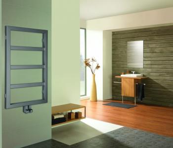 Grzejnik łazienkowy 550 x 904 mm srebrny struktura 292 W DENALI DN609SS Sapho wizualizacja