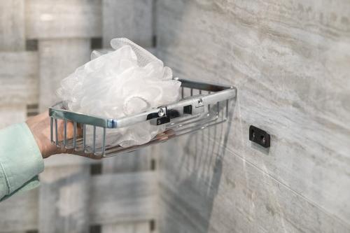 Półka koszyczek pod prysznic SMART 72260 Sapho  aranżacja