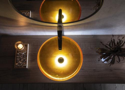 Oświetlenie pod szklane umywalki Ledring WP94051LED Sapho aranżacja