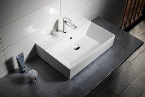 Umywalka nablatowa ceramiczna 60 x 42 cm biały SISTEMA 10SF50060 Isvea