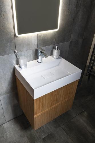 Umywalka kompozytowa nablatowa 68 x 44 cm biały z otworem GODIVA GU068 Sapho wizualizacja