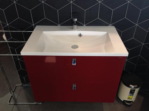 Umywalka kompozytowa meblowa 75 x 46 cm biały MARIA MA075 Sapho na szafce