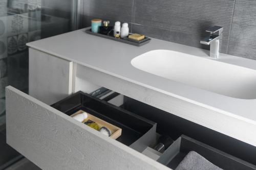 Umywalka meblowa76,6 x 51,3 cm cm biały TREOS TS077-0101 Sapho aranżacja