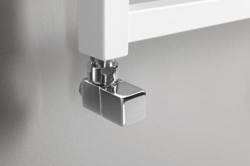 Zestaw przyłączeniowy chrom CUBE CP4010S Sapho z bliska