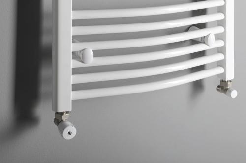 Zestaw przyłączeniowy kątowy nikiel/biały ECO CP9810S Aqualine podłączone