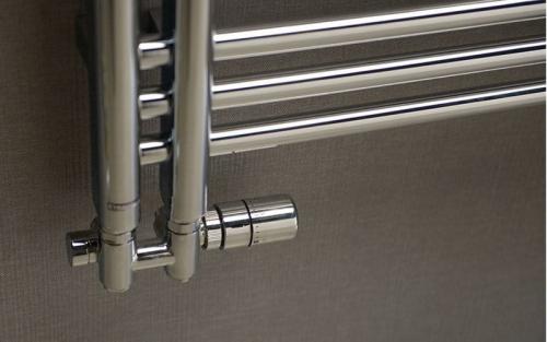 Grzejnik łazienkowy 500 x 1200 mm chrom 295 W DORLION 1130-11 Sapho z dołu