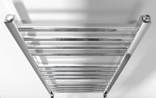 Grzejnik łazienkowy 450 x 890 mm chrom 239 W METRO 0411-03 Sapho z góry