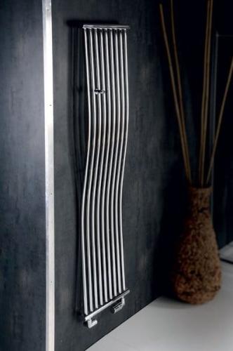 Grzejnik łazienkowy 400 x 1700 mm stalowy chrom 425 W ONDA 1801-05 Sapho wizualizacja