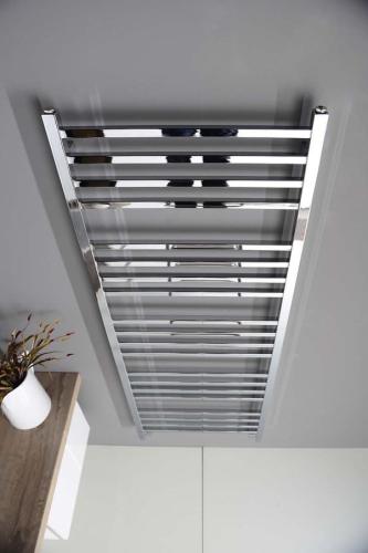 Grzejnik łazienkowy 600 x 1530 mm stalowy chrom 497 W METRO 0411-02 Sapho