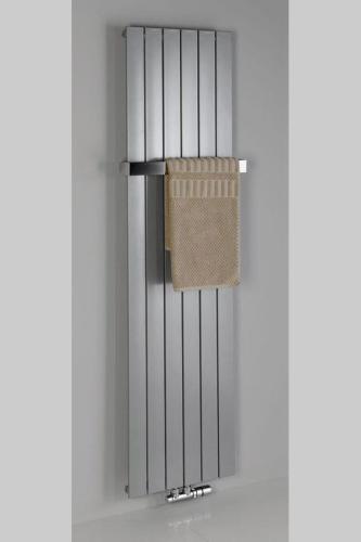 Grzejnik łazienkowy 602 x 1800 mm srebrny metaliczny 1205 W COLONNA IR146 Sapho  na ścianie