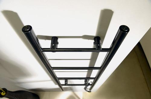 Łazienkowa suszarka elektryczna 400 x 1120 mm czarny mat 87 W KARBO KB904 Sapho na ścianie