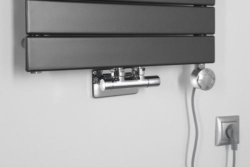 Grzejnik łazienkowy 450 x 934 mm antracyt 425 W BONDI DC405T Aqualine podłaczenie