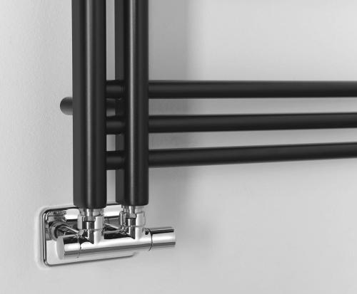 Grzejnik łazienkowy 500 x 900 mm czarny mat 361 W DORLION 1130-20 Sapho podłaczenie