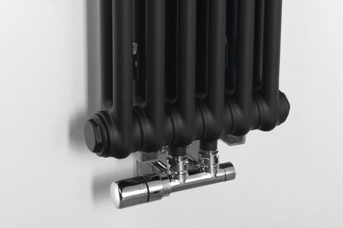 Grzejnik łazienkowy 306 x 1500 mm czarny mat 643 W FEDE IR191 Sapho podłączenie