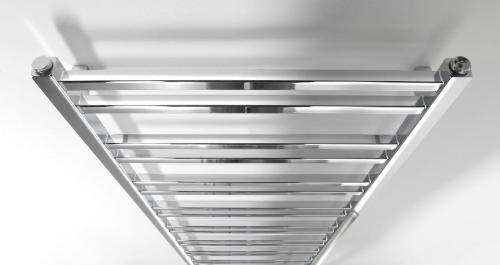 Grzejnik łazienkowy 550 x 1430 mm chrom 476 W METRO DOS IR430R Sapho z góry
