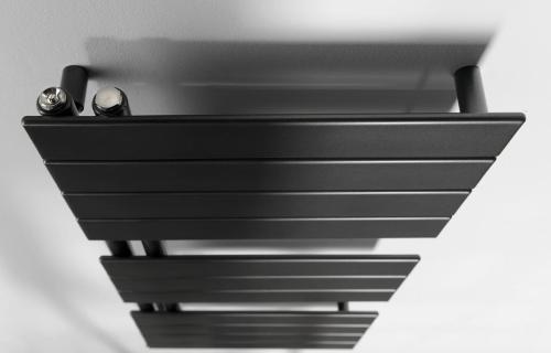 Grzejnik łazienkowy 450 x 934 mm antracyt 381 W MILI DC605T Aqualine z góry