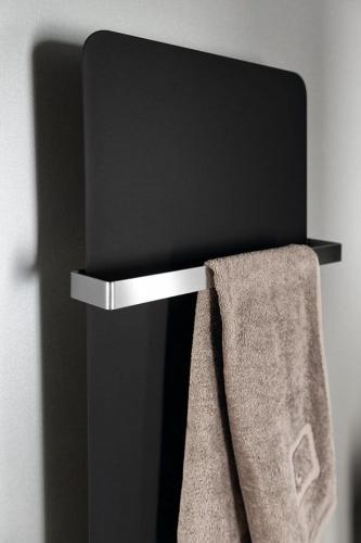 Grzejnik łazienkowy 490 x 1190 mm czarny mat 549 W TABELLA MI1147 Sapho na ścianie