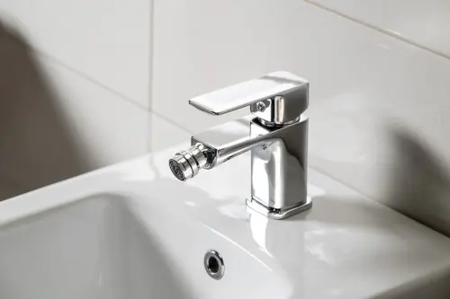 Bateria bidetowa stojąca chrom FACTOR FC203 Aqualine aranżacja