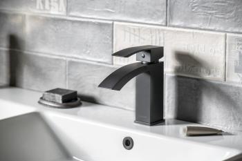 Bateria umywalkowa stojąca czarny mat GINKO 25 1101-06B Sapho  wizualizacja