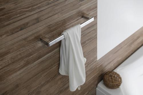 Wieszak na ręczniki 35 cm chrom PIRENEI PI213513 Gedy aranżacja