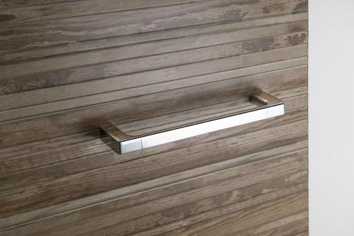 Wieszak na ręczniki 35 cm chrom PIRENEI PI213513 Gedy na ścianie