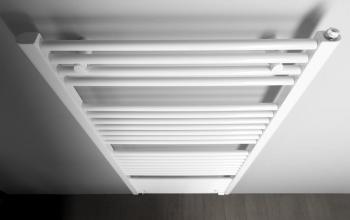Grzejnik łazienkowy 750 x 1320 mm biały 996 W DIRECT ILR37T Aqualine z góry