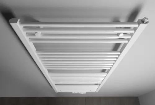Grzejnik łazienkowy 450 x 1320 mm podłączenie środkowe biały 594 W DIRECT ELM34T Aqualine z góry