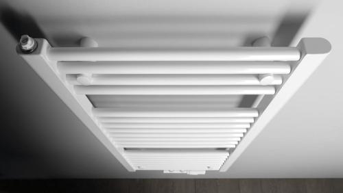 Grzejnik łazienkowy 450 x 960 mm podłączenie środkowe biały 447 W DIRECT ELM94T Aqualine z góry