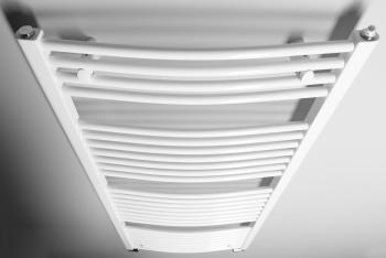 Grzejnik łazienkowy 450 x 1320 mm biały 594 W ORBIT ILO34T Aqualine z góry