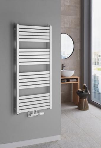 Grzejnik łazienkowy 500 x 1050 mm biały 465 W GRUNT 600.121.4 BRUCKNER na ścianie