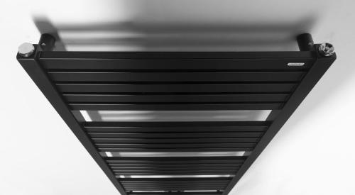 Grzejnik łazienkowy 500 x 1330 mm czarny mat 611 W GRUNT 600.122.6 BRUCKNER z góry