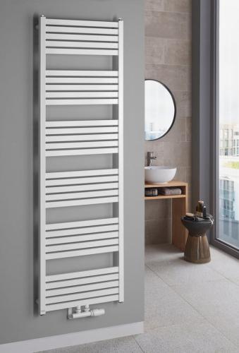 Grzejnik łazienkowy 500 x 1610 mm biały 776 W GRUNT 600.123.4 BRUCKNER na ścianie