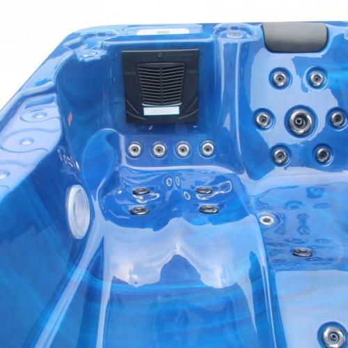 Basen ogrodowy 3 osobowy Jacuzzi MODENA niebieski SPA09 Sanotechnik w środku