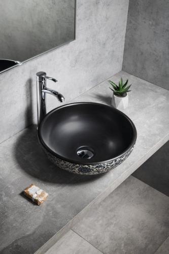 Umywalka nablatowa ceramiczna okrągła fi 41 cm PRIORI czarna z niebieskim wzorem PI034 Sapho aranżacja