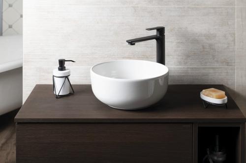 Umywalka nablatowa ceramiczna fi 33 cm EMMI biała TU0077 Sapho aranżacja