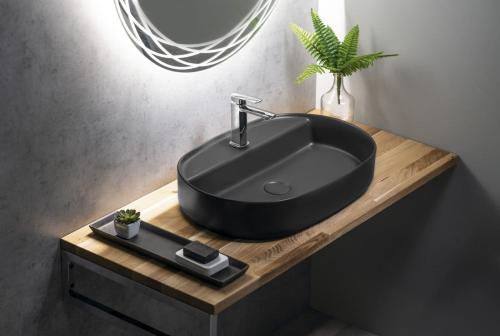 Umywalka nablatowa ceramiczna 60 x 40 cm INFINITY OVAL antracytowa 10NF65060-2C ISVEA aranżacja