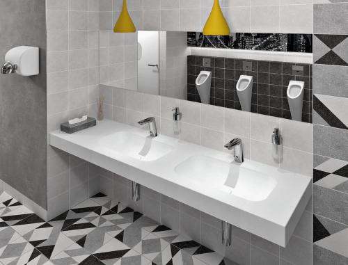 Umywalka podwójna 200 x 50 cm EMICO wersja L Rockstone biała matowa EM200-B2M-L Sapho aranżacja