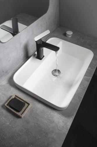 Umywalka pół wpuszczana w blat 55 x 39 cm BRAHEA Rockstone biała matowa BE755 Sapho wizualizacja